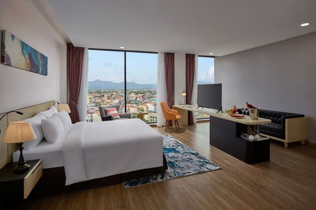 Family Room, Connecting Rooms