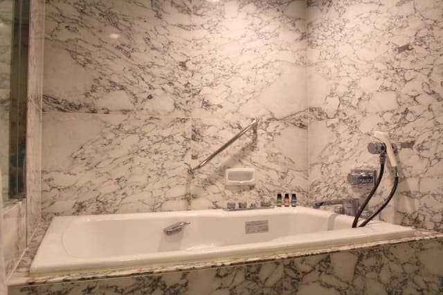 Junior Suite (57 sq.m. / Non-Smoking)