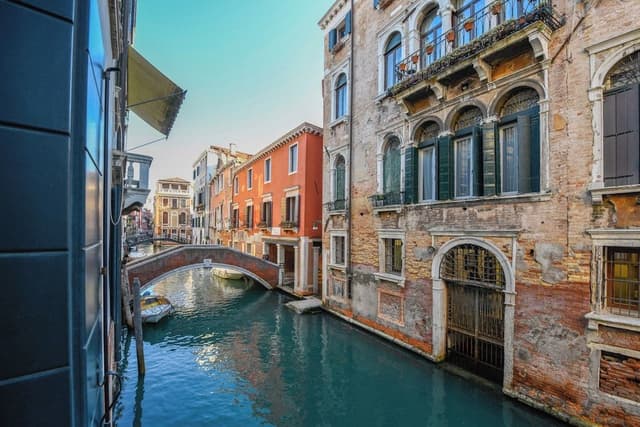 Deluxe Double Room, Canal View