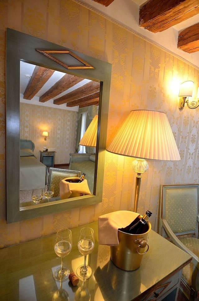 Junior Suite, Canal View