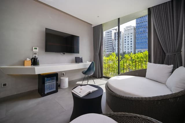 Executive Suite Double City View