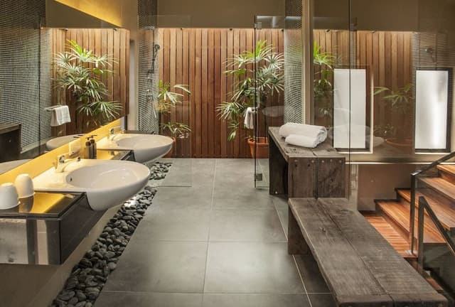 Leonora Suite