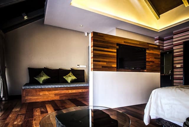 Valerie Suite