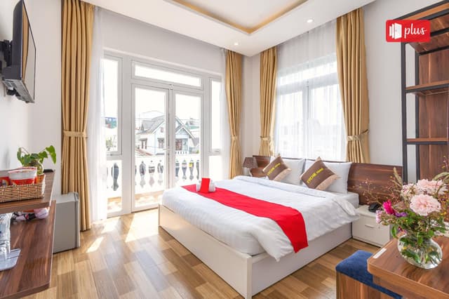 Deluxe Queen Room