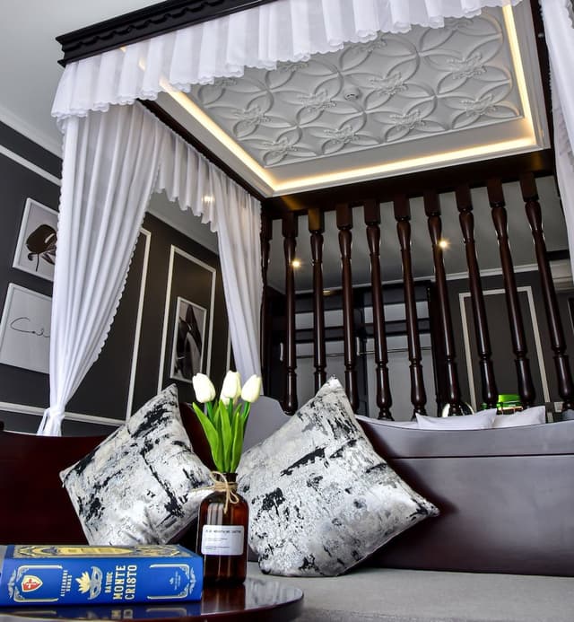 King Suite with Balcony