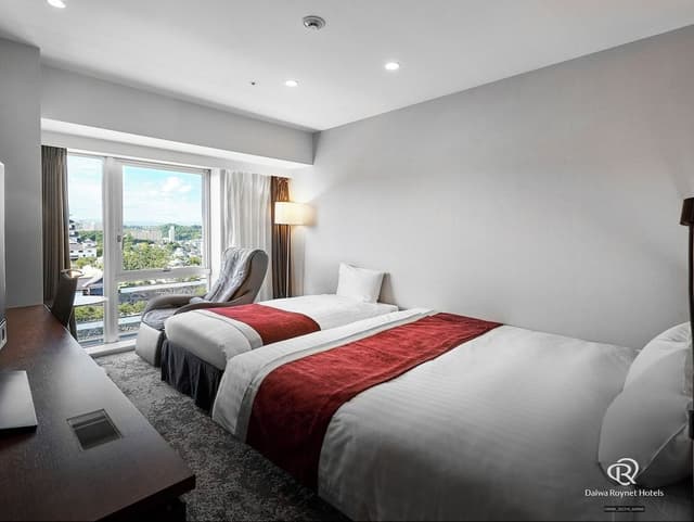 [No Smoking/Castle View] Deluxe King + Extra Bed