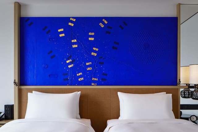 Room, Multiple Beds, City View (2 Twin Beds with Sofa Bed)