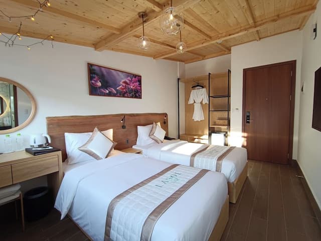 Deluxe Double or Twin Room