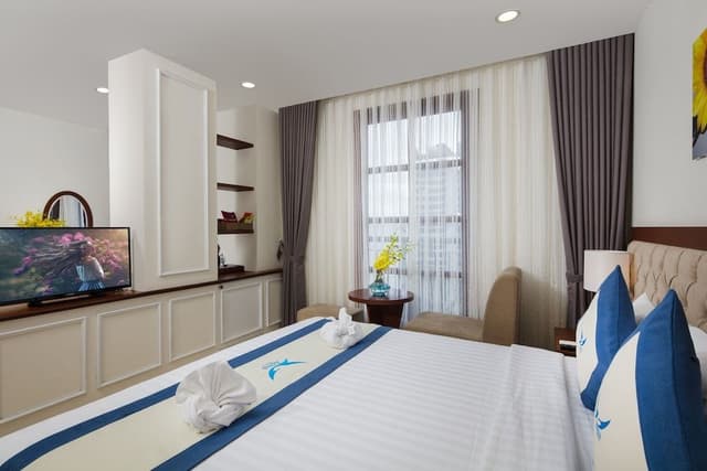 Senior Room, City View