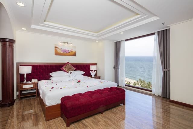 VIP, Ocean View