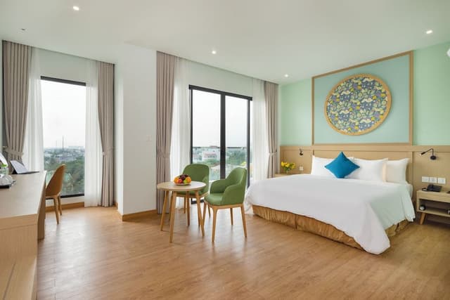Family Room, 2 Bedrooms, City View