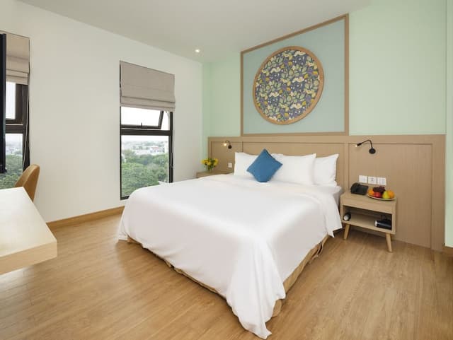 Family Room, 2 Bedrooms, City View