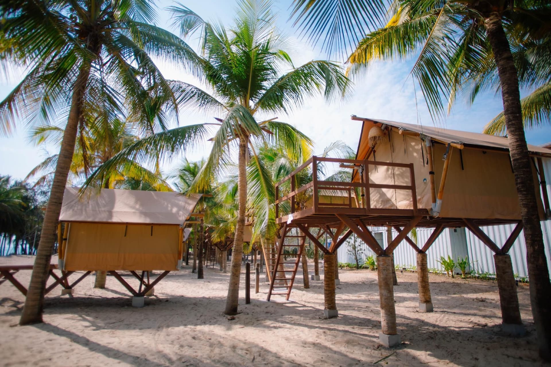 Hola Beach - Beach Club and Eco Glamping Resort Hola Beach - Beach Club and Eco Glamping Resort