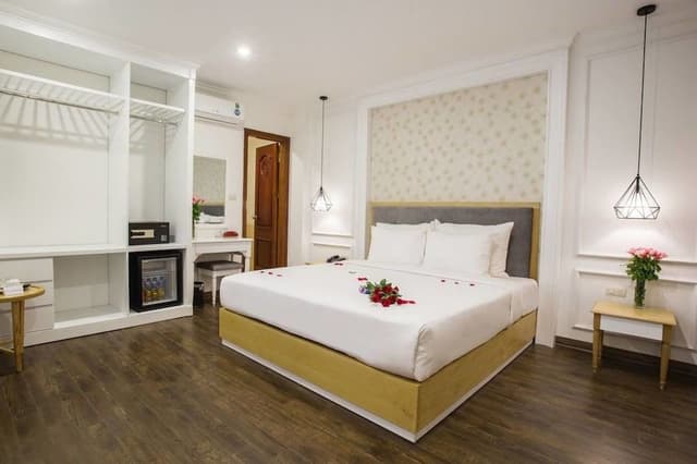 Deluxe King Suite