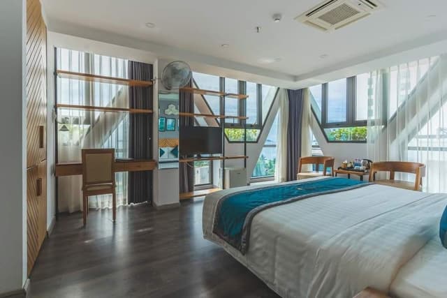 Senior Deluxe Room