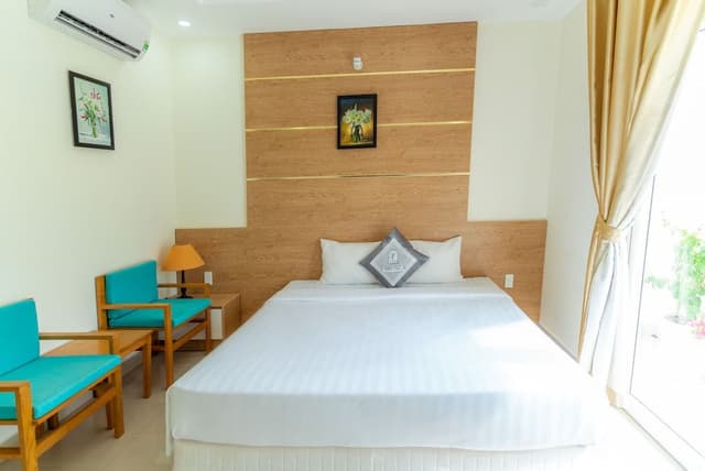 Deluxe Room, 1 Queen Bed, Beach View