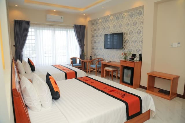 Premium Twin Room, City View
