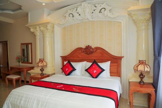 Suite, City View