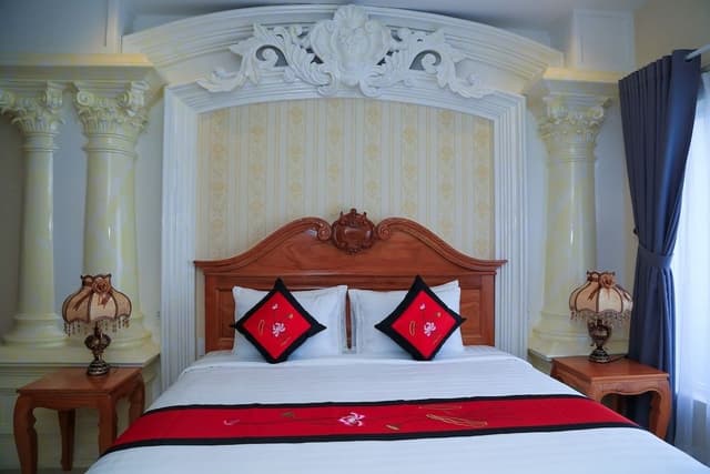 Suite, City View