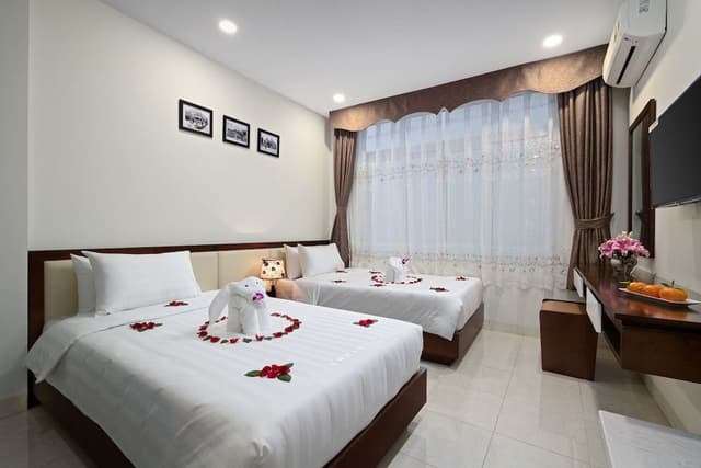 Deluxe Double or Twin room – Internal window