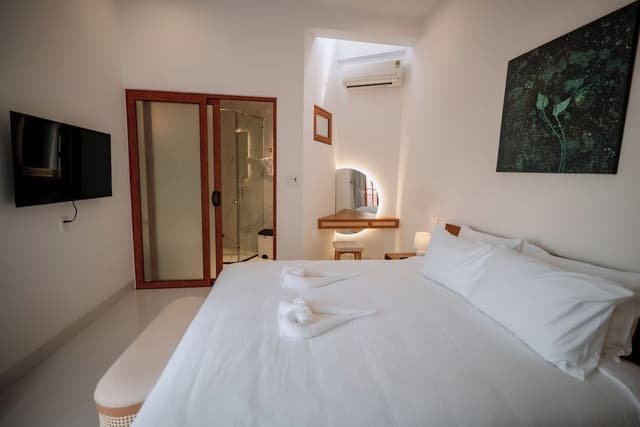 Honeymoon Double Room, 1 King Bed, River View, Tower