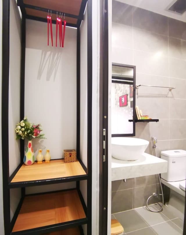 Standard Double Room, No Windows