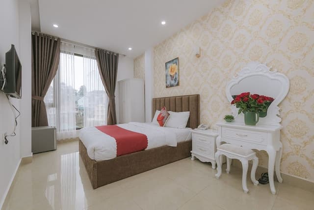 Deluxe Double Room Single Use, City View