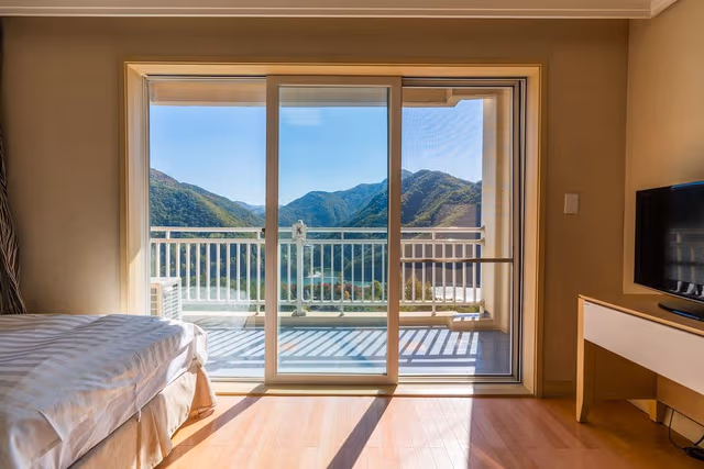 [WEST] Family (Kitchen/Lake View/Bed)-Bed Type Randomly Assigned