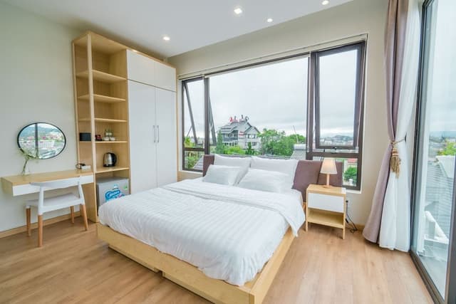Deluxe Room, Balcony, City View