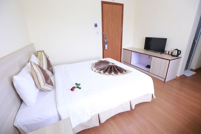 Superior Double Room, 1 Queen Bed, Smoking, Refrigerator
