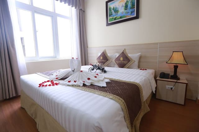 Royal Double Room, Smoking, Bathtub