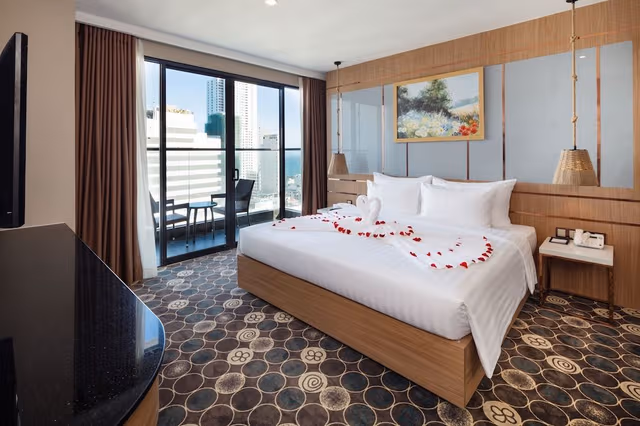 Executive Suite, Balcony