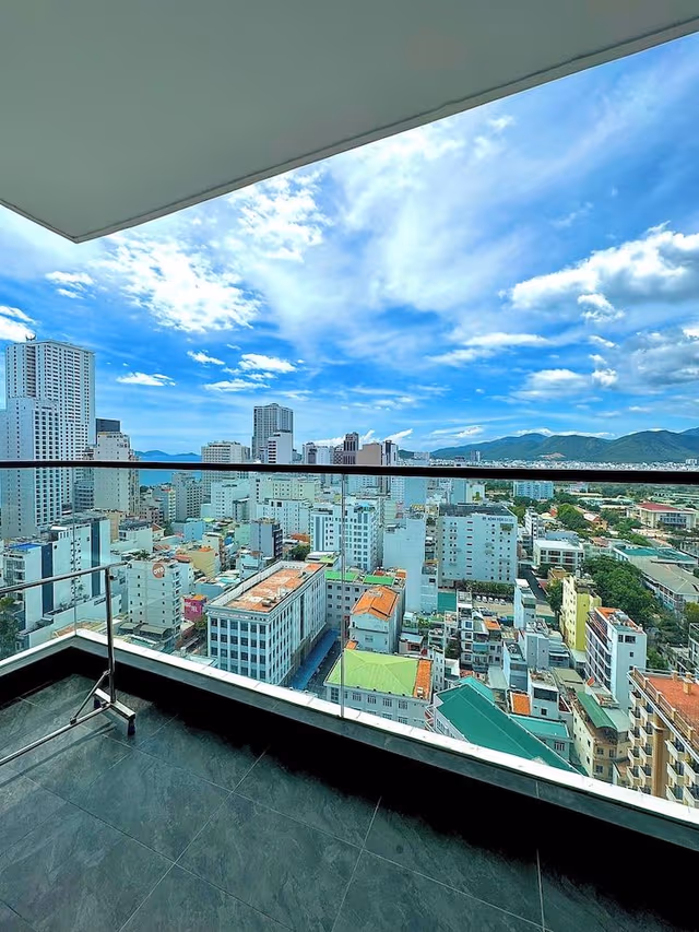 Deluxe Room, Balcony, City View