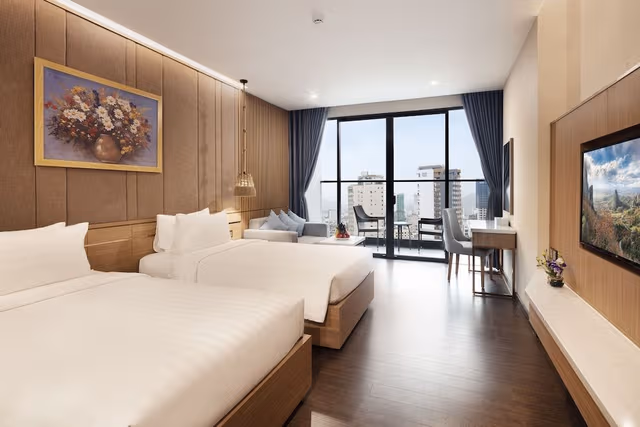 Deluxe Room, Balcony, City View