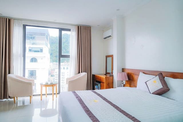 Royal Double Room, Bathtub, City View