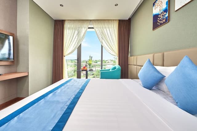 Deluxe Art Double or Twin Room