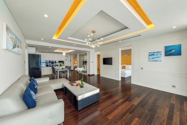 Three Bedroom Apartment with Ocean View
