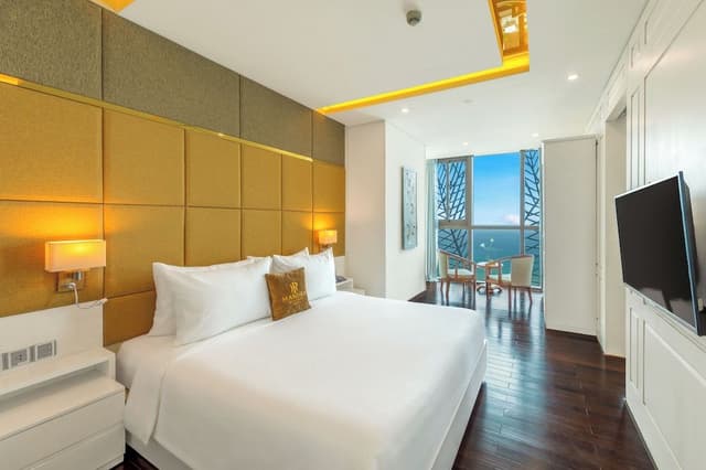 Three Bedroom Apartment with Ocean View
