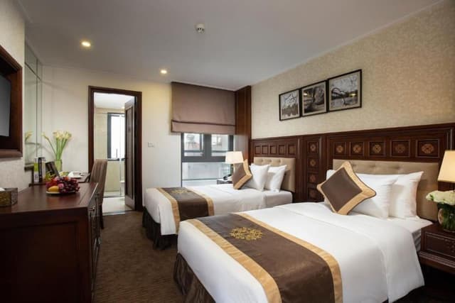 Premier Twin Room, City View (With View)