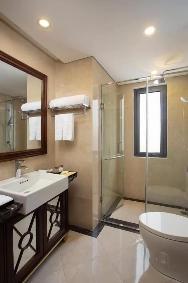 Premier Twin Room, City View (With View)