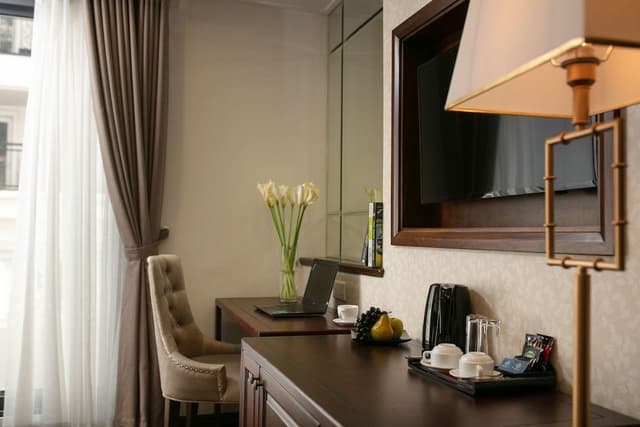 Premier Twin Room, City View (With View)