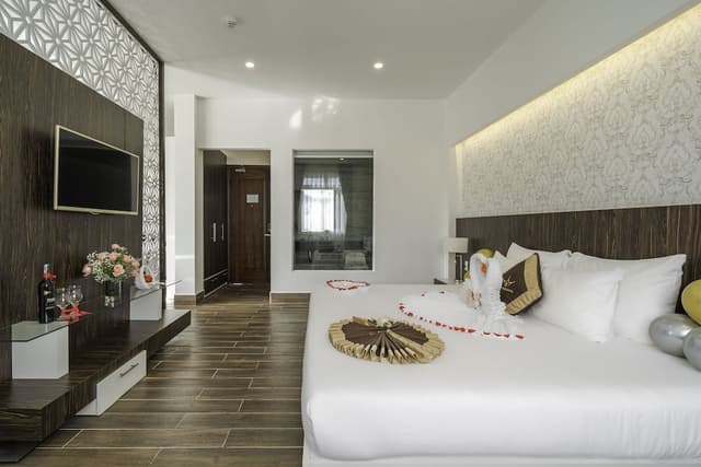 Panoramic Suite, Balcony, Hill View