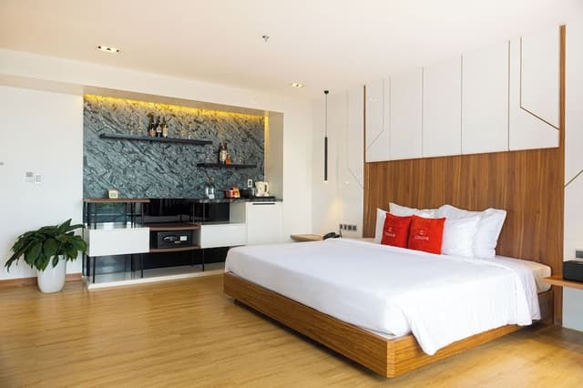 Signature Suite