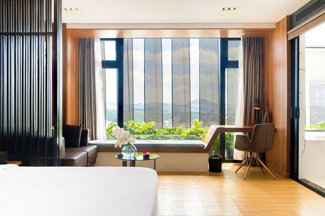 Signature Suite