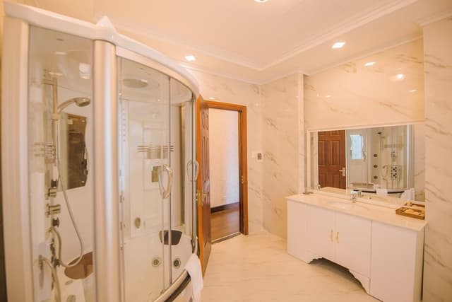 Suite, Connecting Rooms