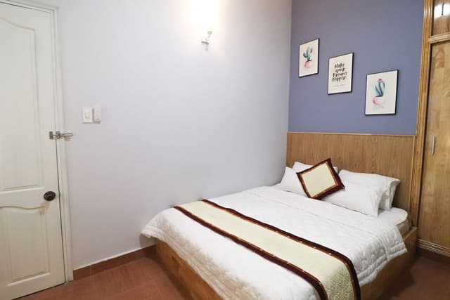 Economy Room