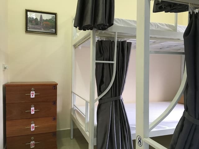 Bed in 10-Bed Mixed Dorm