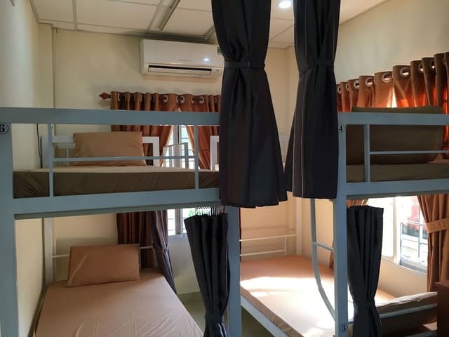 Bed in 10-Bed Mixed Dorm