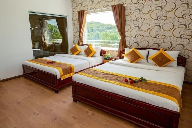 Executive Quadruple Room, Partial Sea View