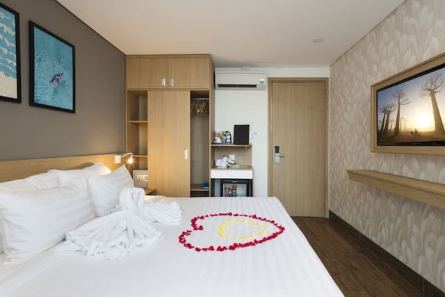 Superior Double or Twin Room, Window